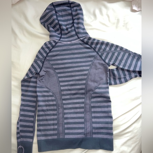 IVIVVA Swiftly Tech purple stripe long sleeve athletic hooded shirt - Picture 4 of 4